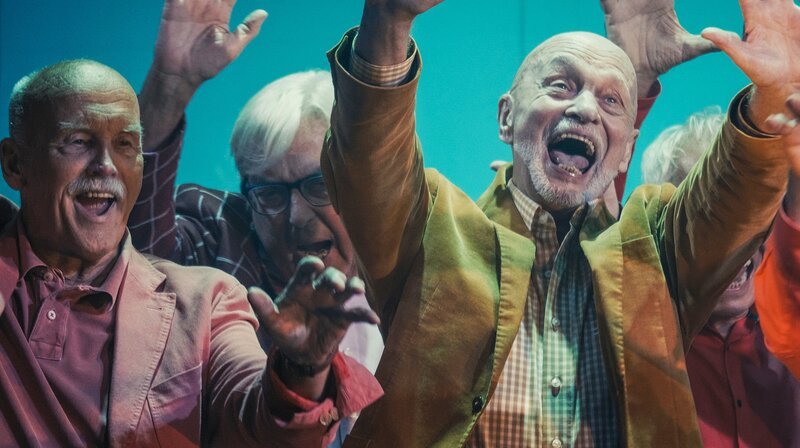 Wolfgang, Volli und Hajo beim Auftritt des Heaven Can Wait Chor. – Bild: NDR/​Heimathafen Film & Medien GmbH