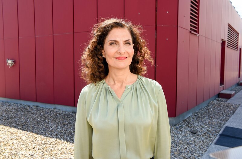 Tilia (Proschat Madani) – Bild: WDR/​ORF/​Hubert Mican