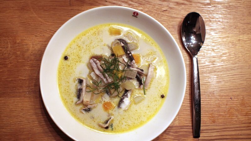 Zu Tisch in … Nordschweden Staffel 1 Folge 1 Schwedische Fischsuppe mit Gemüse – Bild: SRF/​Thomas Funk