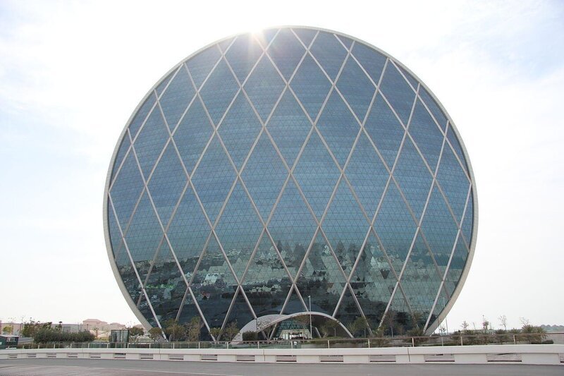 Aldar Headquarters in Abu Dhabi – Bild: User:FritzDaCat
