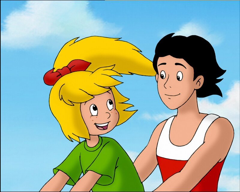 Bibi und Pedro drehen ein paar Runden auf Kartoffelbrei, Bibis Besen. – Bild: ZDF und A. Film A/​S und KIDDINX Studios GmbH.