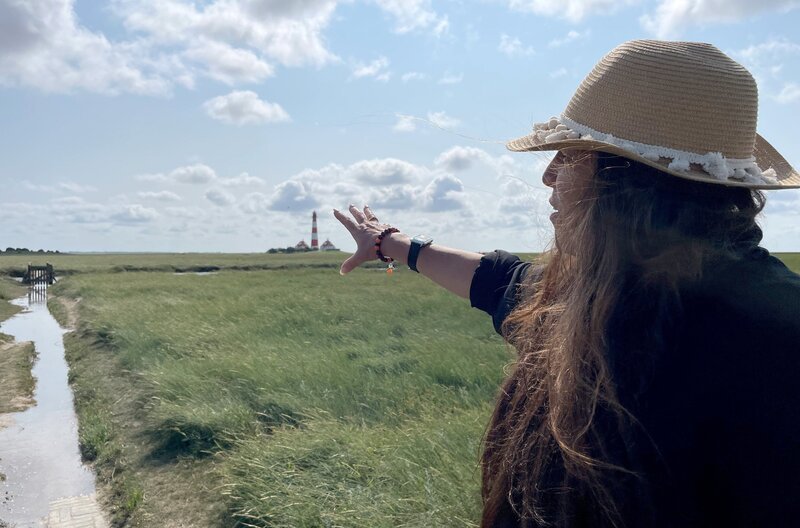 Der Traum vom Meer. Statt an die Nordsee zieht Maike ins Emsland, um schnell in der Transplantationsklinik zu sein. – Bild: NDR/​Philipp Eggers