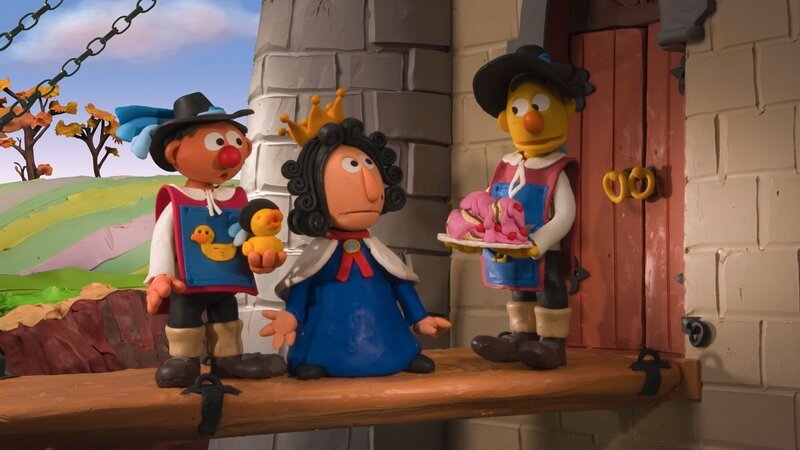 Oh je! König Louie-Louie hat der Königin den ganzen Geburtstagskuchen aufgegessen und nun ist sie sehr verärgert. Sie lässt ihn nicht einmal mehr in das Schloss hinein. – Bild: NDR/​Sesameworkshop