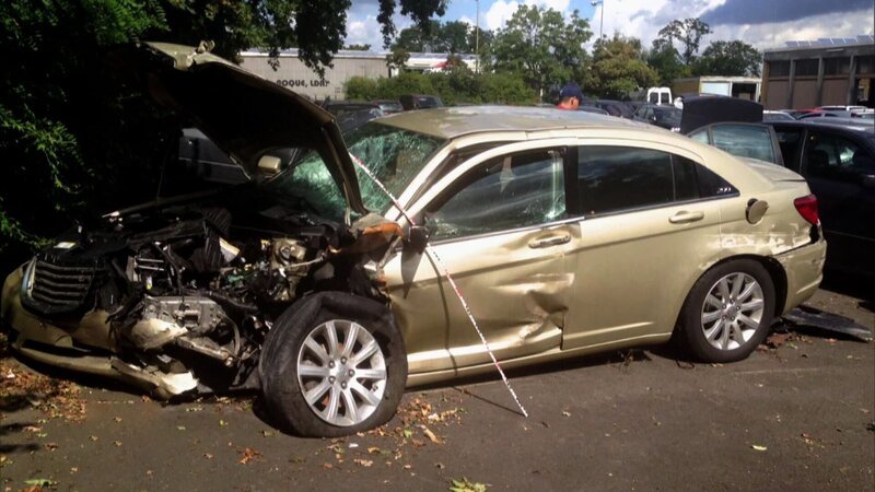 Familie Stephanie und James Laurati hatten einen schweren Autounfall mit einem Geisterfahrer. – Bild: RTL II