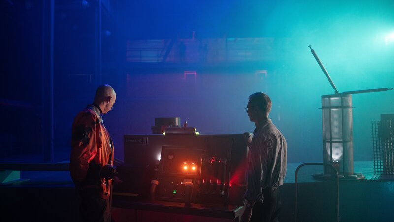 Die Nachbildung der Szene, die sich in einer geheimen Basis abspielen könnte. – Bild: Discovery Communications, LLC