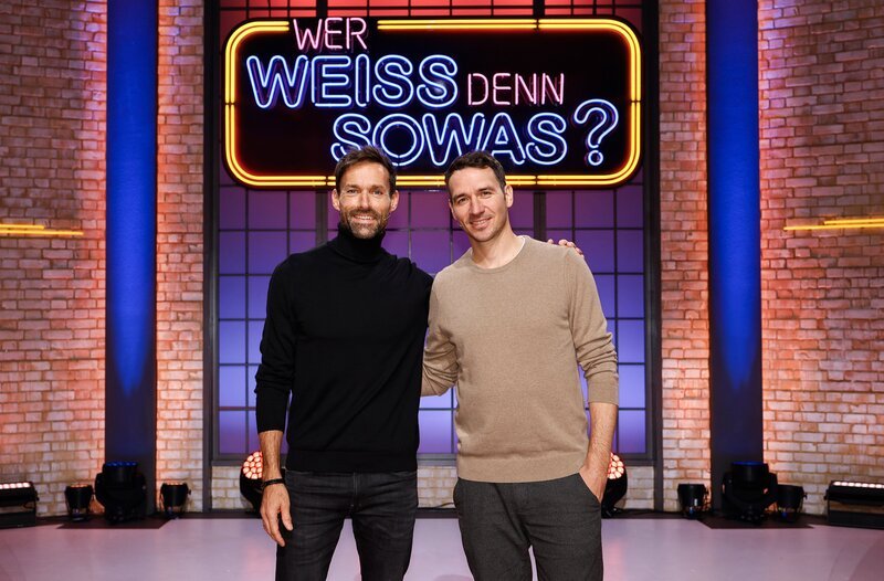 Die Kandidaten dieser Sendung: Der ehemalige deutsche Skispringer und heutige TV-Experte bei der ARD, Sven Hannawald (l.) und der ehemalige Skirennläufer Felix Neureuther (r.). – Bild: ARD/​NDR/​UFA SHOW & FACTUAL/​Morris Mac Matzen