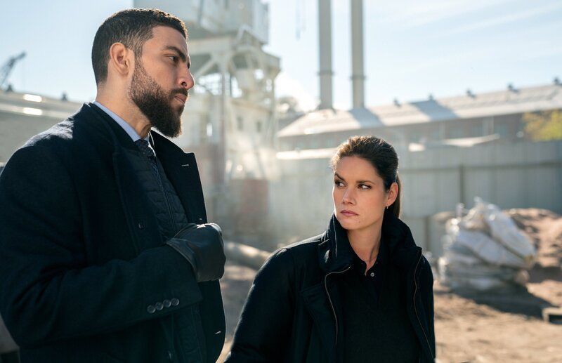 Special Agent Omar Adom ‚OA‘ Zidan (Zeeko Zaki, l.); Special Agent Maggie Bell (Missy Peregrym, r.) – Bild: 2020 CBS Broadcasting Inc. /​ Michael Parmelee