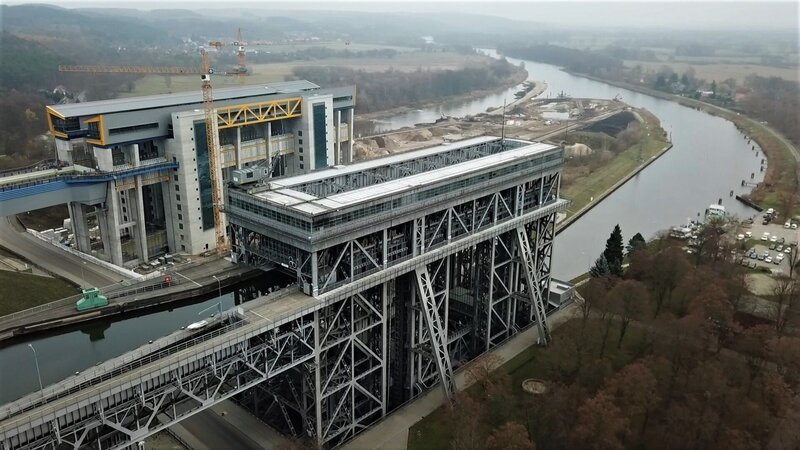 Wo Schleusen nicht genügend Höhenunterschied überwinden können, kommen Schiffs-Aufzüge zum Einsatz. Einer der ältesten arbeitet bis heute in Niederfinow. – Bild: ZDF und Robert Coellen