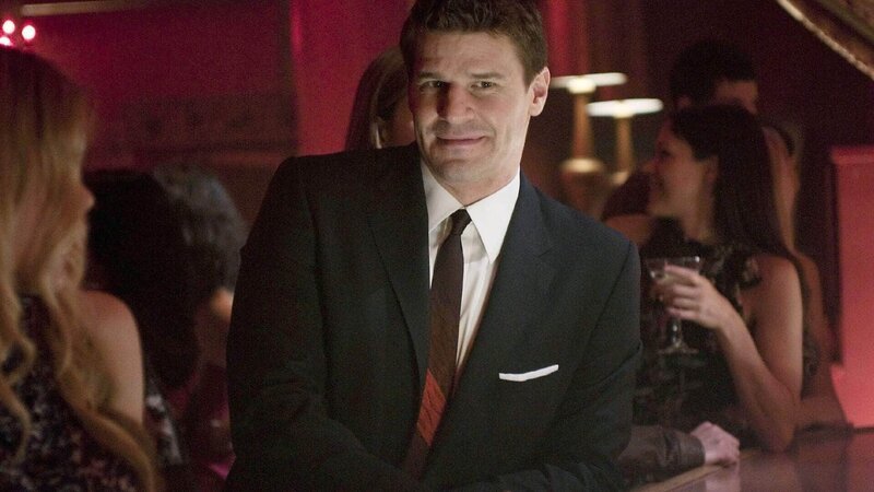 Booth (David Boreanaz) in einer Bar. – Bild: RTL /​ FOX