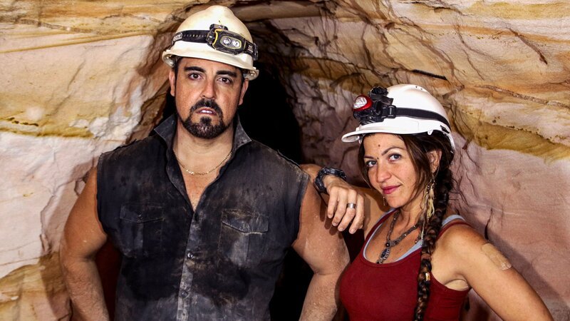 Episode 3 Opal Whisperers – (L to R) Isaac Andreou, Sofia Andreou. – Bild: Discovery, Inc.