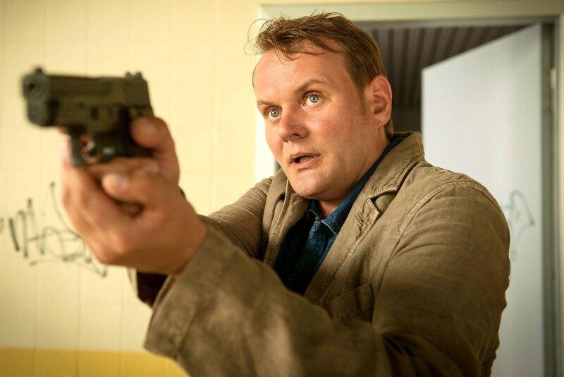 Hauptkommissar Stellbrink (Devid Striesow) im Einsatz. – Bild: SWR/​SR/​Manuela Meyer