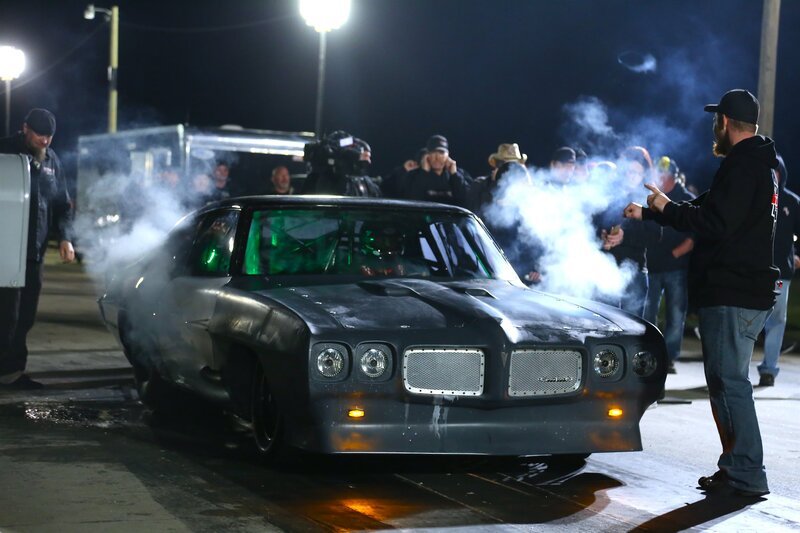 Big Chief gibt Gummi, bevor er gegen Jeremy antritt, um wieder auf die Liste zu kommen. – Bild: Discovery Communications