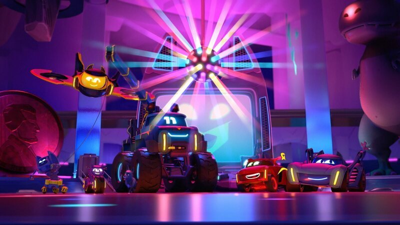 Oben: Batwing. Unten, l-r: M.O.E., Bibi, Buff, Batcomputer, Redbird, Bam. – Bild: Warner Bros. Entertainment Inc.