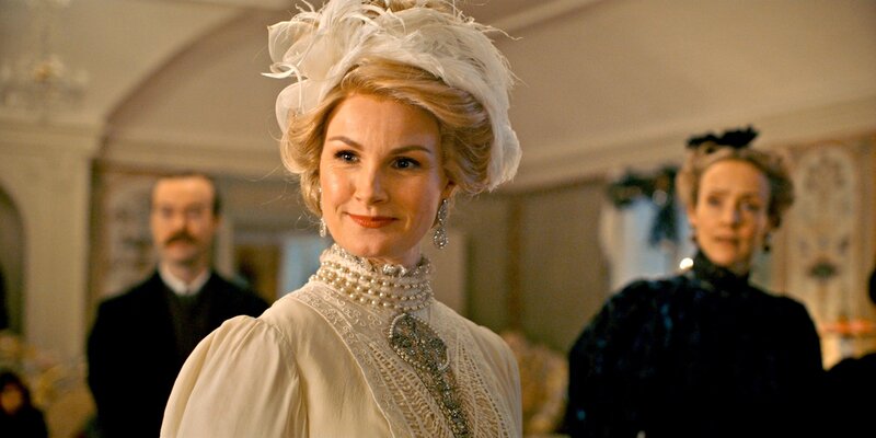 Erle (Lena Kristin Ellingsen)(m.) und Freunde. – Bild: WDR/​Odd Reinhardt Nicolaysen/​Magnus Flåto/​Monster