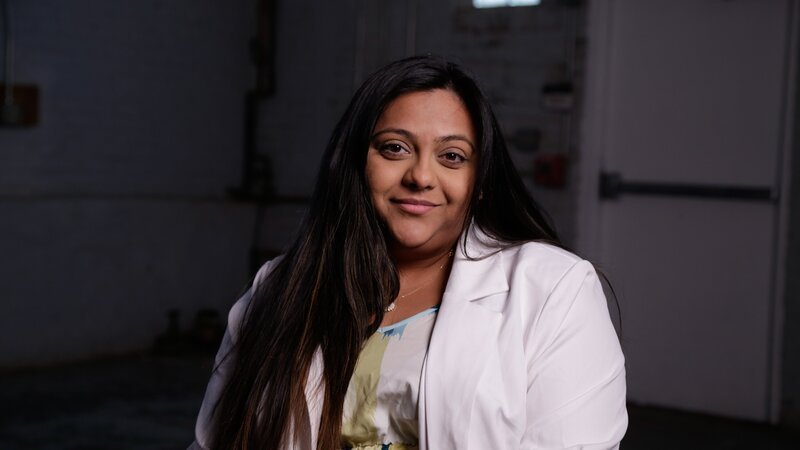 Nirali Patel Interview. – Bild: Warner Bros. Discovery, Inc. or its subsidiaries and affiliates