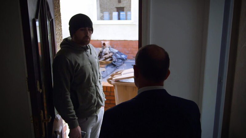 Major operation by the housing inspectorate in north London. – Bild: TLC