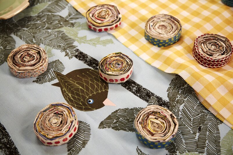 Recycling Untersetzer als Tischdeko. – Bild: ORF 1