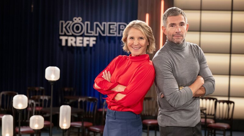 Micky Beisenherz (r) und Susan Link moderieren die Sendung. – Bild: WDR/​Melanie Grande