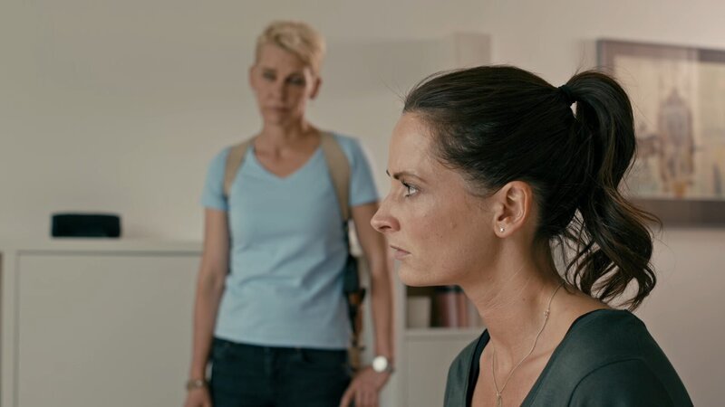 Alexandra Rietz (l.); Daniela Stamm (r.) – Bild: SAT.1