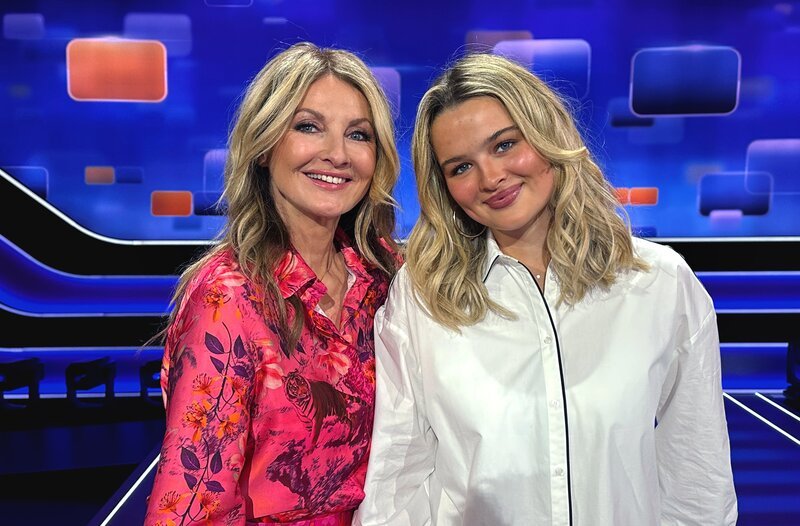 Team „Familie“: Frauke Ludowig (l.), Nele Ludowig (r.) – Bild: ARD/ITV Studios Team „Familie“: Frauke Ludowig (l.), Nele Ludowig (r.) – Bild: ARD/ITV Studios