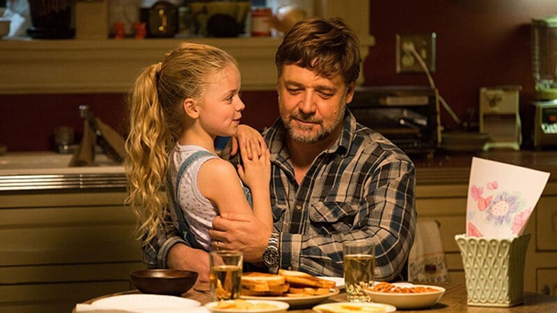 Young Katie (Kylie Rogers) und Jake Davis (Russell Crowe) – Bild: Film 1 Action