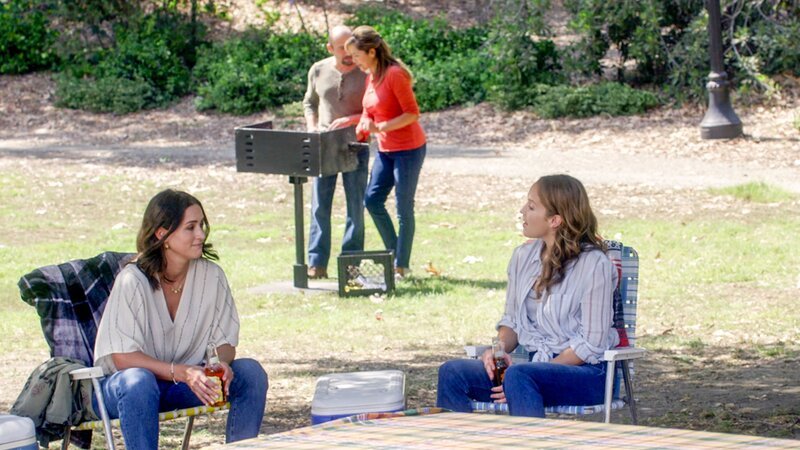 Melissa Marty (Michelle Alvarez), Lombardo Boyar (Johnny Alvarez), Laura Cerón (Sandra Alvarez), Jaina Lee Ortiz (Andy Herrera). – Bild: ORF/​Disney/​ABC