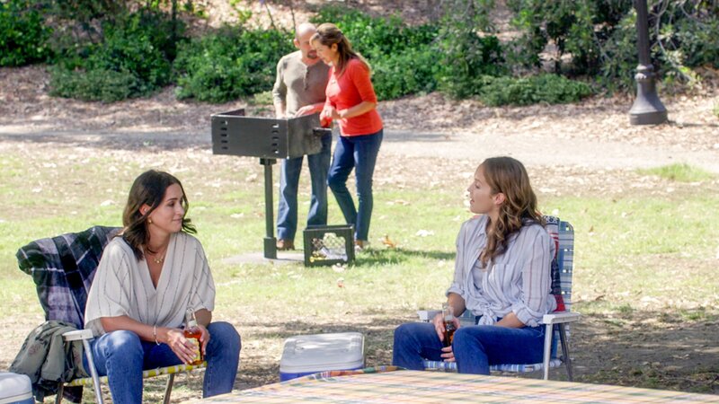 Melissa Marty (Michelle Alvarez), Lombardo Boyar (Johnny Alvarez), Laura Cerón (Sandra Alvarez), Jaina Lee Ortiz (Andy Herrera). – Bild: ORF/​Disney/​ABC