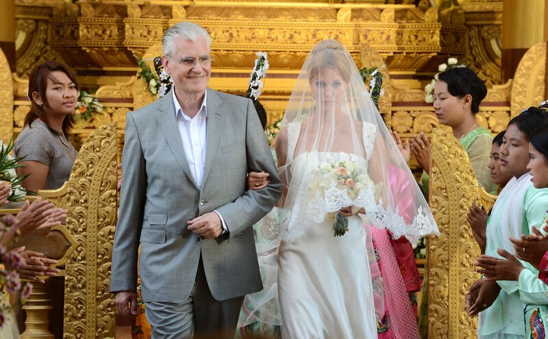 Sky Du Mont (Georg Körner), Esther Schweins (Anna Pauli). – Bild: ORF 2