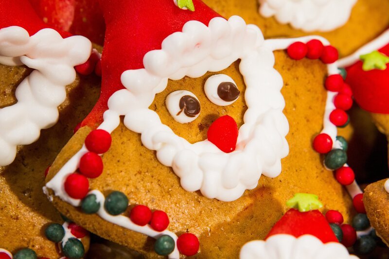 Eveline Wild: Lebkuchen-Weihnachtsmänner – Bild: ORF/​Interspot Film