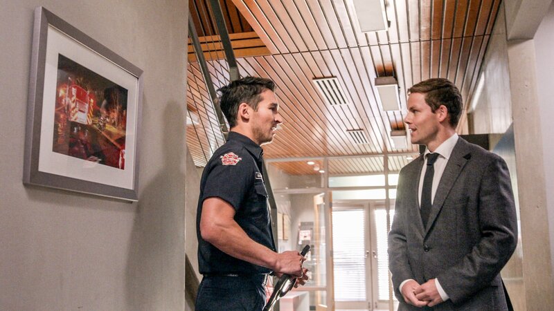 Jay Hayden (Travis Montgomery), Lachlan Buchanan (Emmett Dixon). – Bild: ORF/​Disney/​ABC