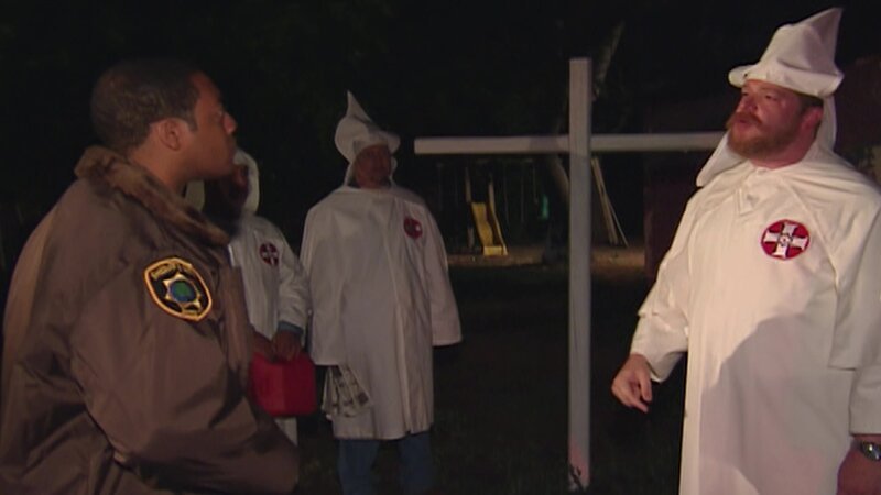 Deputy S. Jones (Cedric Yarbrough, l.) – Bild: ViacomCBS