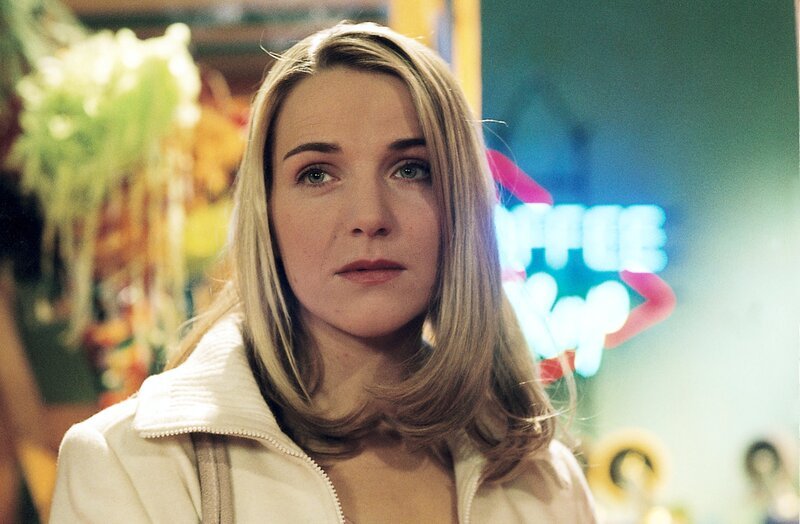 Bianca (Tanja Wedhorn) weiß nicht mehr weiter. – Bild: ZDF und Daniela Incoronato