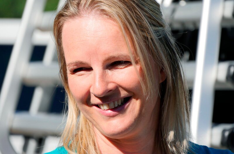 Hilde Gerg, Ski-Legende aus Lenggries, begleitet Werner Schmidbauer auf den Grünstein (1.304 m) bei Berchtesgaden. – Bild: BR/​Werner Schmidbauer