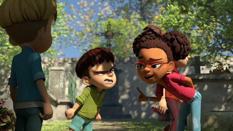 Am Tag nach seiner bestandenen Mutprobe auf dem Friedhof ist Kleiner Fuß mächtig stolz und erwartet nun, dass die Großen ihn endlich als vollwertiges Bandenmitglied betrachten. – Bild: ZDF/​La Station Animation