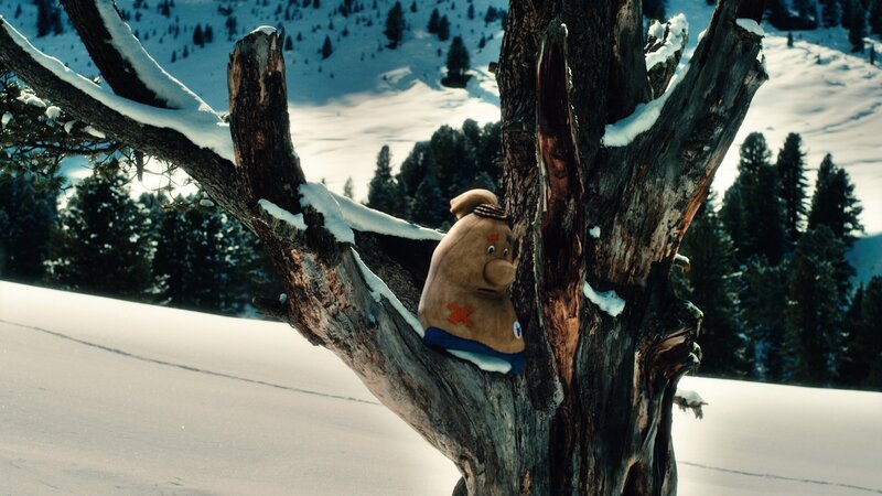 Beutolomäus muss schweren Herzens Ruprecht als neuen Weihnachtsmann akzeptieren. – Bild: KiKA/​WunderWerk