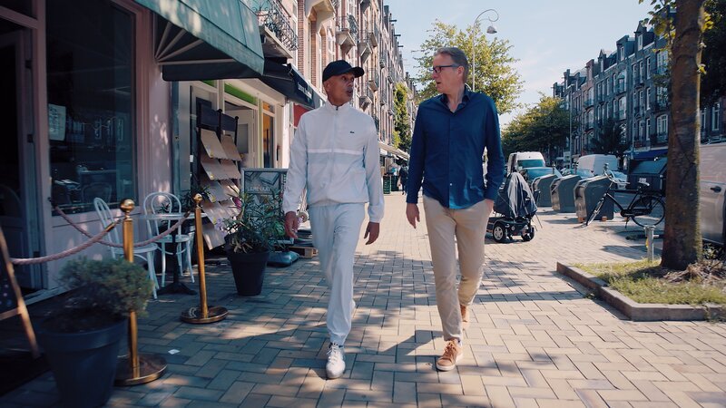 Der ehemalige Kunstdieb Octave Durham und Detektive Arthur Brand helfen einander, wenn es darum geht, gestohlene Kunst zurück zu beschaffen. – Bild: ZDF und Damian Daniel