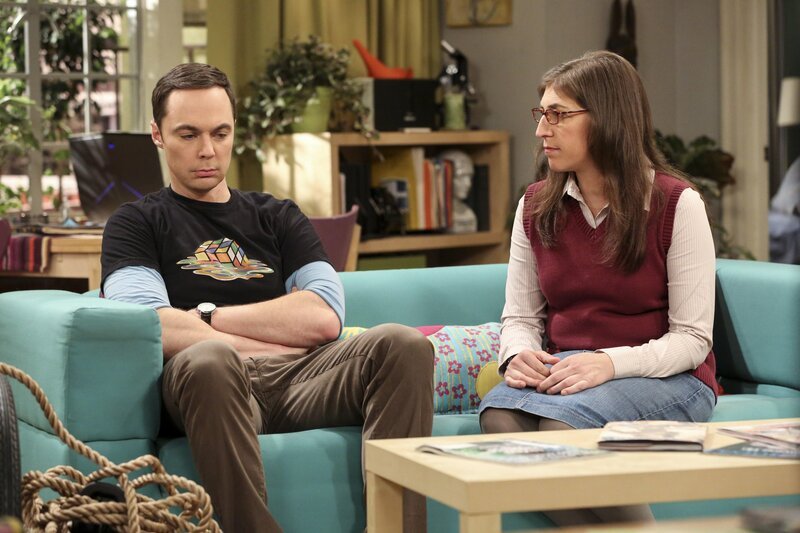 Sheldon versucht alles, um jung zu bleiben, was seine Amy nicht richtig nachvollziehen kann … – Bild: Warner Brothers