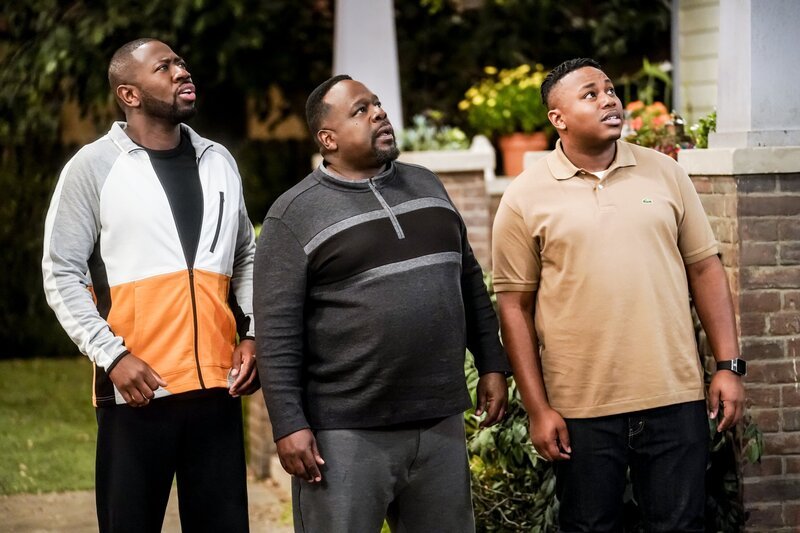 Malcolm Butler (Sheaun McKinney); Calvin Butler (Cedric the Entertainer); Marty Butler (Marcel Spears) – Bild: CBS Broadcasting, Inc. /​ Cliff Lipson
