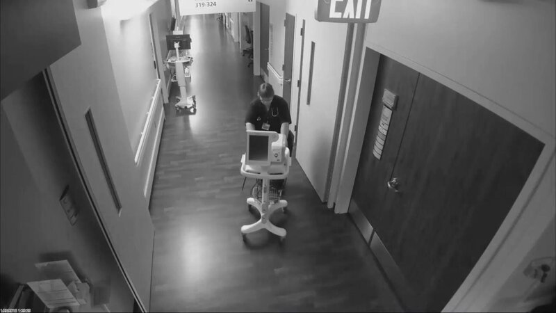 Überwachungskamera-Aufnahmen: Krankenpfleger   +++ Die Verwendung des sendungsbezogenen Materials ist nur mit dem Hinweis und Verlinkung auf RTL+ gestattet. +++; Überwachungskamera-Aufnahmen: Krankenpfleger   +++ Die Verwendung des sendungsbezogenen Materials ist nur mit dem Hinweis und Verlinkung auf RTL+ gestattet. +++ – Bild: RTL /​ Arrow International Media