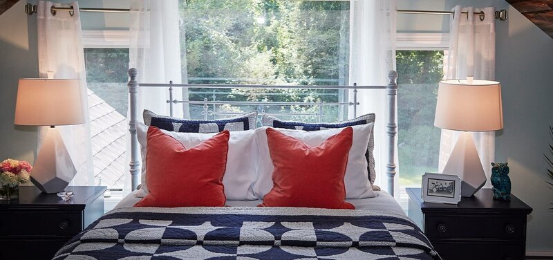 The results of the bedroom renovation. – Bild: Warner Bros. Discovery