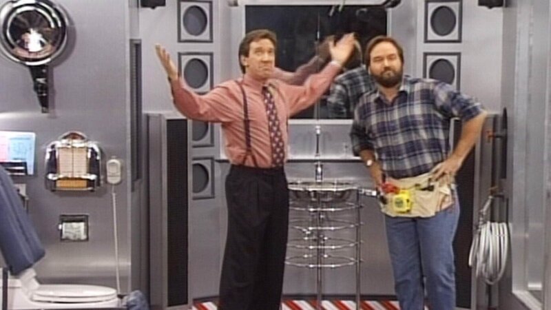 Kathrin (Carolin Imke) erzählt ihrem Vater (Gedeon Burkhard), dass ihre entführte Freundin Julia einen Freund hatte. – Bild: TVNOW