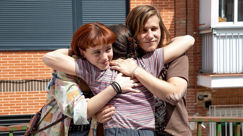 Carmen (Catalina Sopelana) und Sebas (Emilio Palacios) – Bild: AXN Black