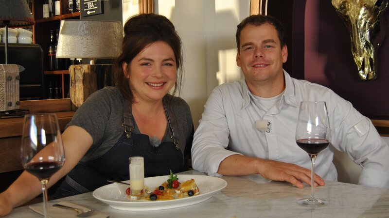 Maria Groß und Sandro Gamsjäger. – Bild: ZDF und Johanna Thiele