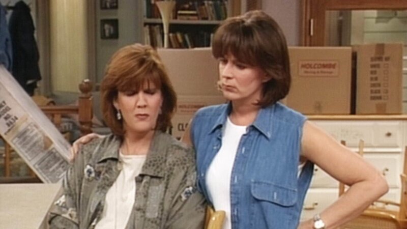 L-R: Carrie Patterson (Tudi Roche) und Jill Taylor (Patricia Richardson) – Bild: TVNOW