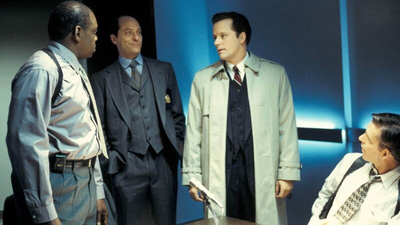 V.l.: Agent Marvin Novack (Shashawnee Hall),Special Agent Clayton Webb (Steven Culp), FBI Special Agent Al Grenin (Marty Rackham), Harmon Rabb, Jr. (David James Elliott) – Bild: RTL /​ 2018 CBS Studios Inc.