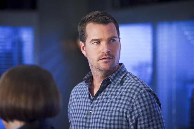 Auf der Keating-Militärakademie in San Francisco, auf der Aiden, Sams Sohn, seine Ausbildung durchläuft, bedroht eine Gruppe Extremisten die Schüler. Das Team um Callen (Chris O’Donnell) gibt alles, um diese zu retten … – Bild: 2016 CBS Broadcasting, Inc. All Rights Reserved. Lizenzbild frei