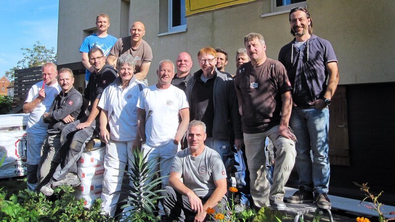 Das Team von „Zuhause im Glück“. – Bild: RTL II