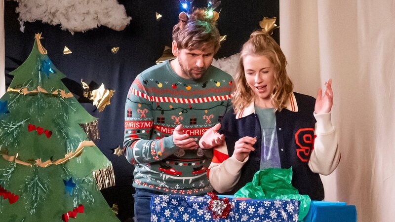 Eine fast perfekte Bescherung – Bild: ZDF und Christoph Assmann