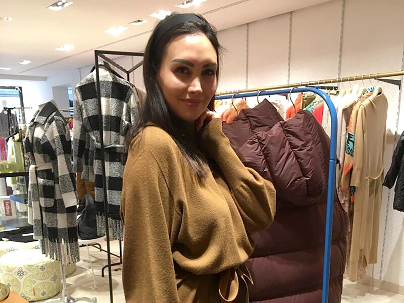 Kandidatin Kiymet. Motto in Bielefeld: Lang lebe der Mantel! Kreiere einen angesagten Look rund um deinen langen Wintermantel! – Bild: RTL /​ Constantin Ent.