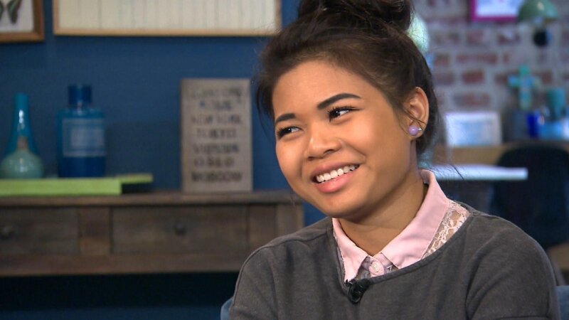 Phannita (Bild) ist auf der Suche nach ihrem Vater und setzt all ihre Hoffnung in Julia Leischik. – Bild: SAT.1